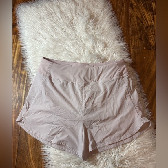 Nike Women's Soft Pink Athletic Shorts - Picture 1 of 2
